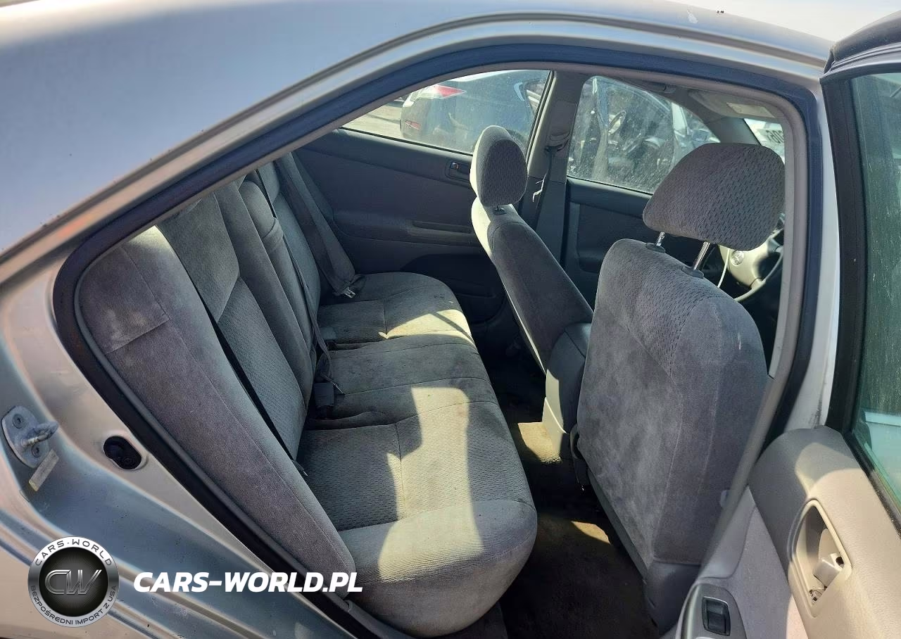 2002 Toyota Camry Le VIN:4T1BE32K42U559486 - 10