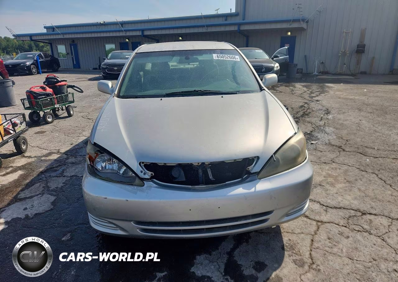 2002 Toyota Camry Le VIN:4T1BE32K42U559486 - 5