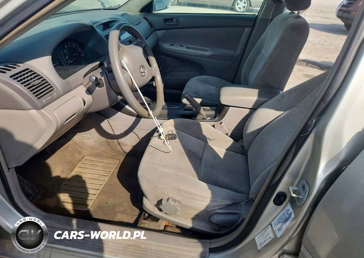 2002 Toyota Camry Le VIN:4T1BE32K42U559486 - 7