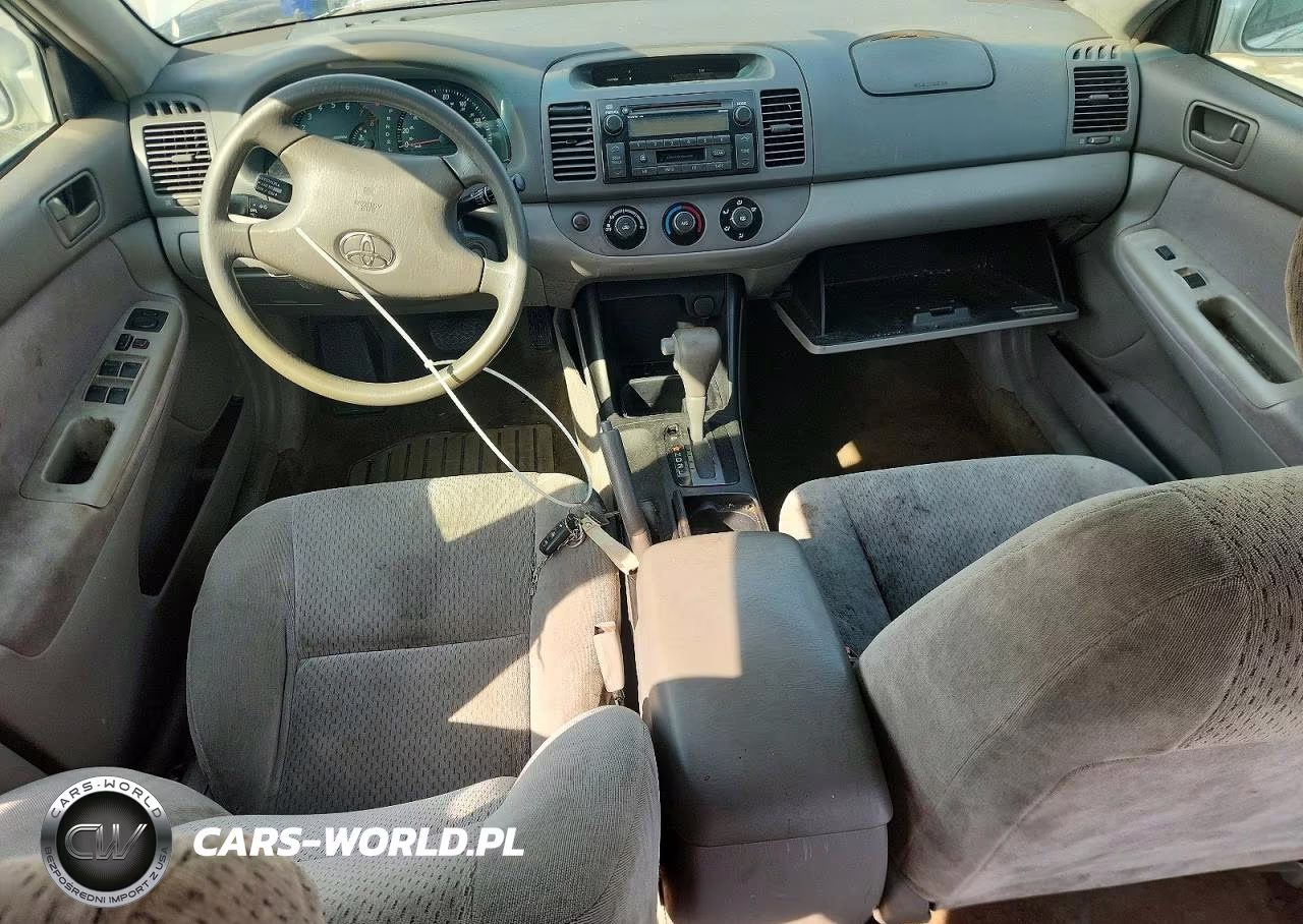 2002 Toyota Camry Le VIN:4T1BE32K42U559486 - 8