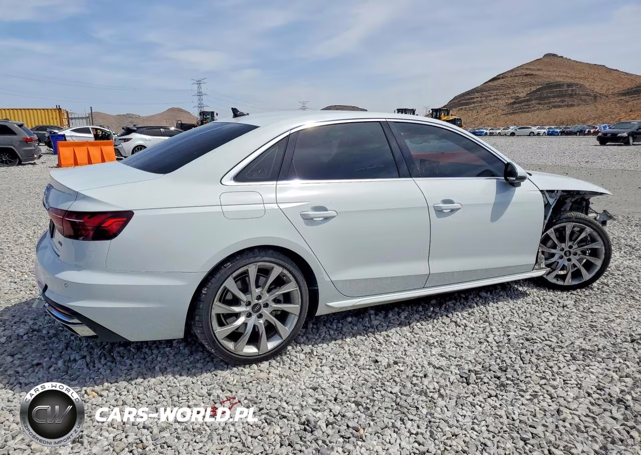 2022 Audi A4 Premium Plus 45 VIN:WAUEAAF48NN007174 - 3