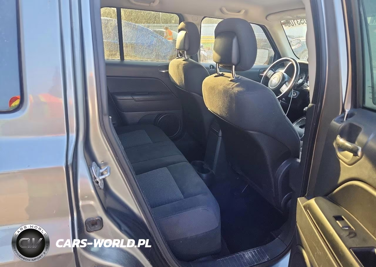 2012 Jeep Patriot Latitude VIN:1C4NJPFA7CD707072 - 10