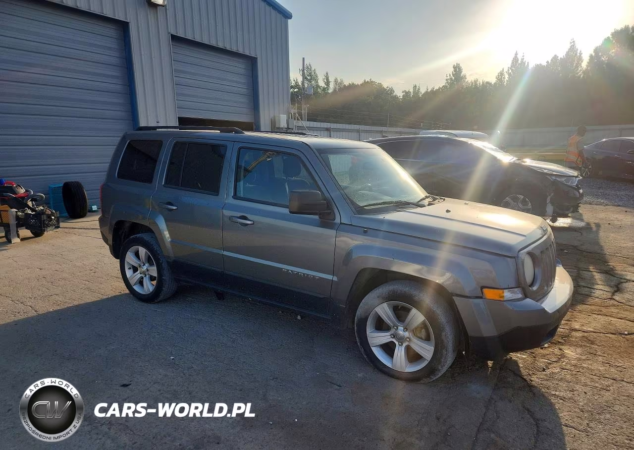 2012 Jeep Patriot Latitude VIN:1C4NJPFA7CD707072 - 4