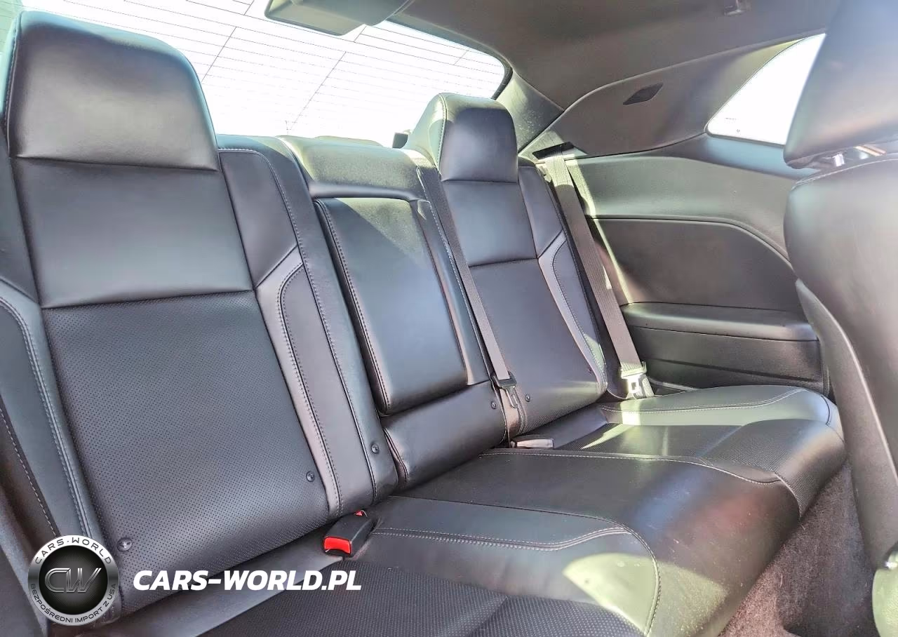 2018 Dodge Challenger Sxt VIN:2C3CDZAG8JH111754 - 10