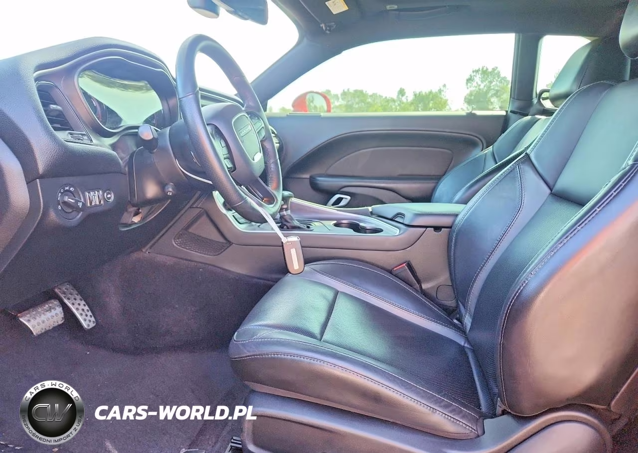 2018 Dodge Challenger Sxt VIN:2C3CDZAG8JH111754 - 7