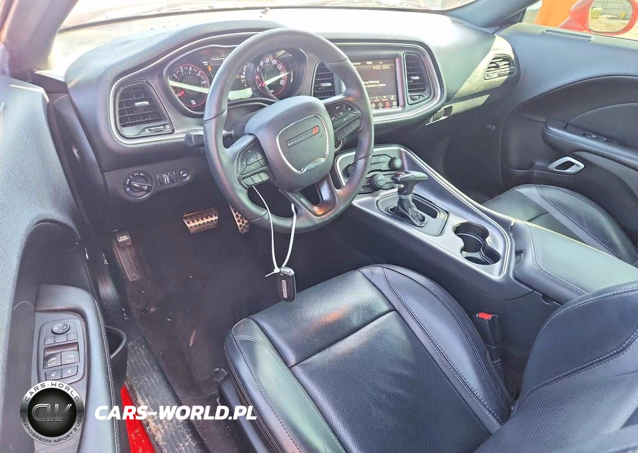 2018 Dodge Challenger Sxt VIN:2C3CDZAG8JH111754 - 8