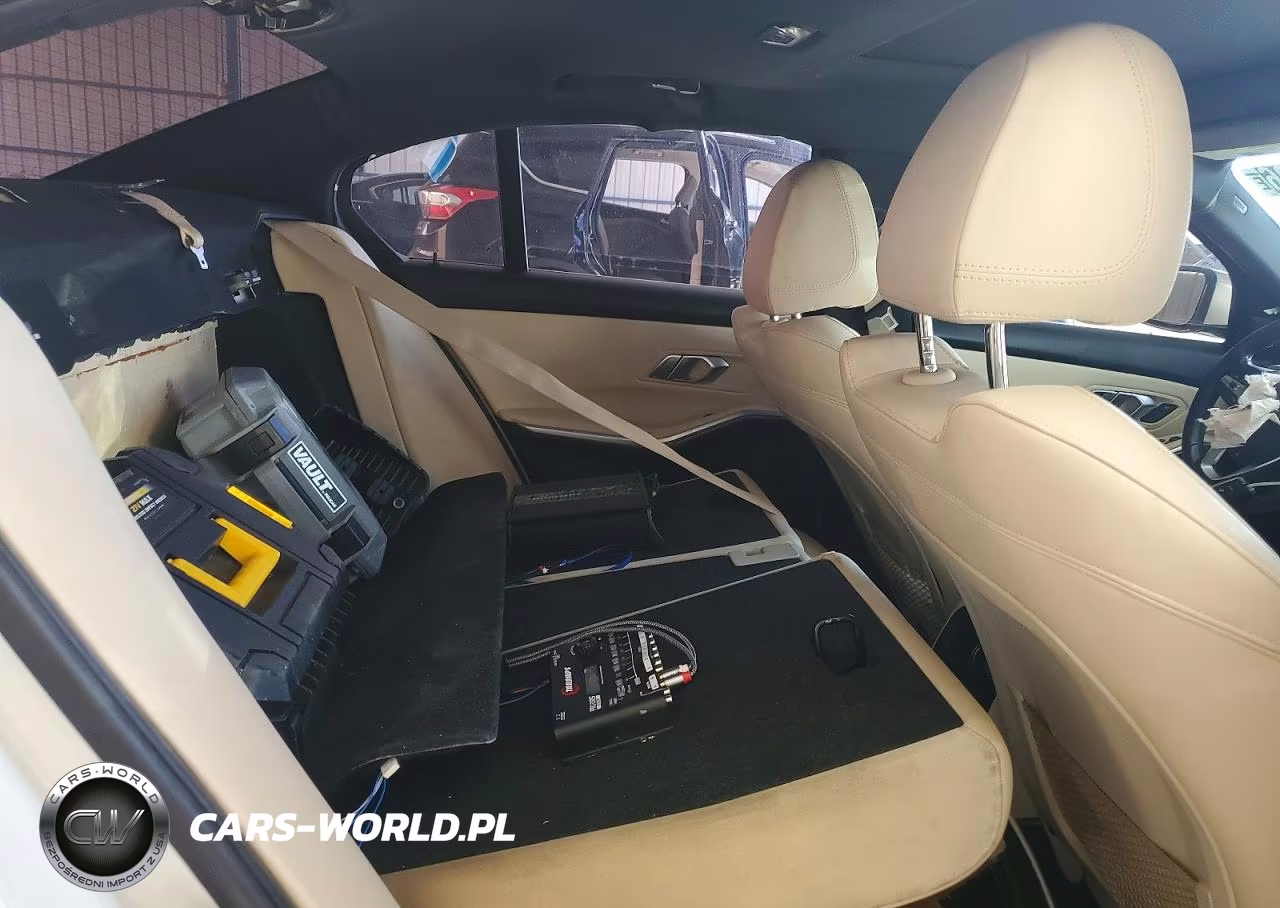 2019 BMW 330Xi VIN:WBA5R7C55KFH12550 - 10