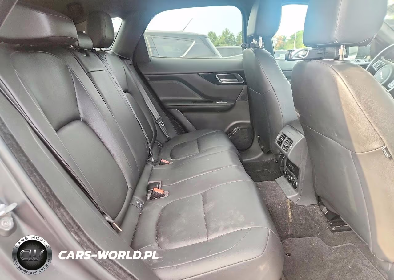 2020 Jaguar F-Pace Premium VIN:SADCJ2FX3LA659428 - 10