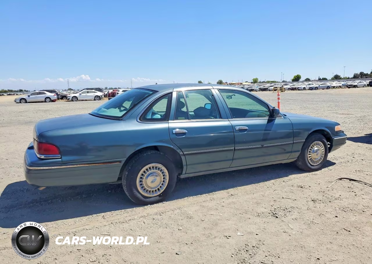 1996 Ford Crown Victoria Police Interceptor VIN:2FALP71W3TX174290 - 3