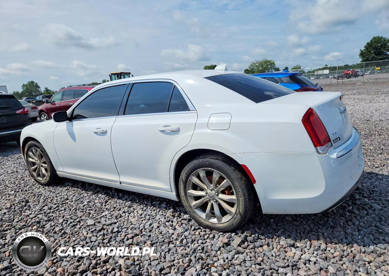 2015 Chrysler 300 Limited VIN:2C3CCARGXFH736642 - 2