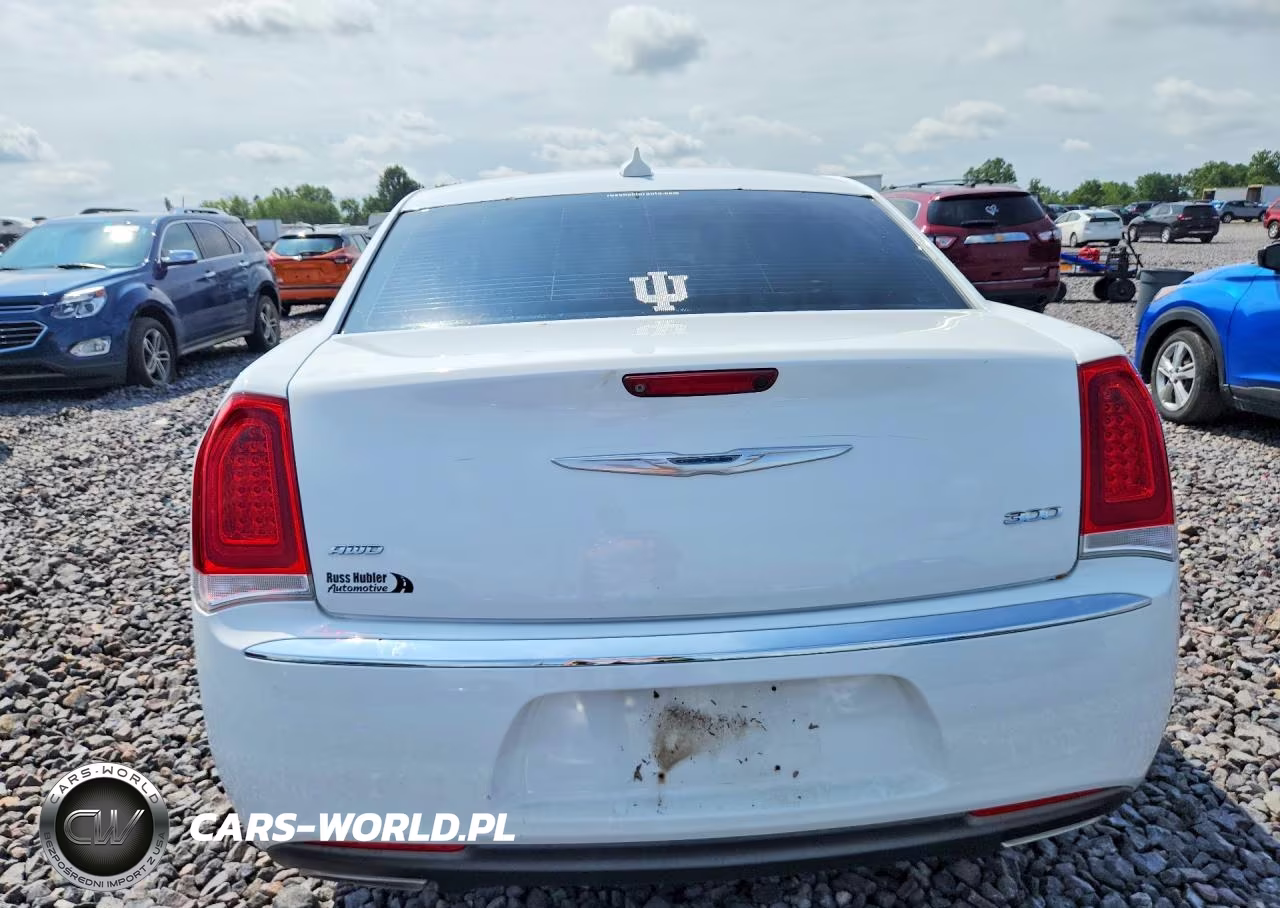 2015 Chrysler 300 Limited VIN:2C3CCARGXFH736642 - 6