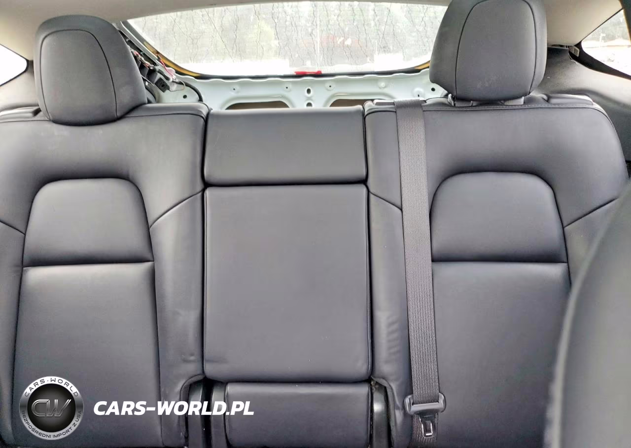 2020 Tesla Model Y VIN:5YJYGDEE8LF020237 - 10