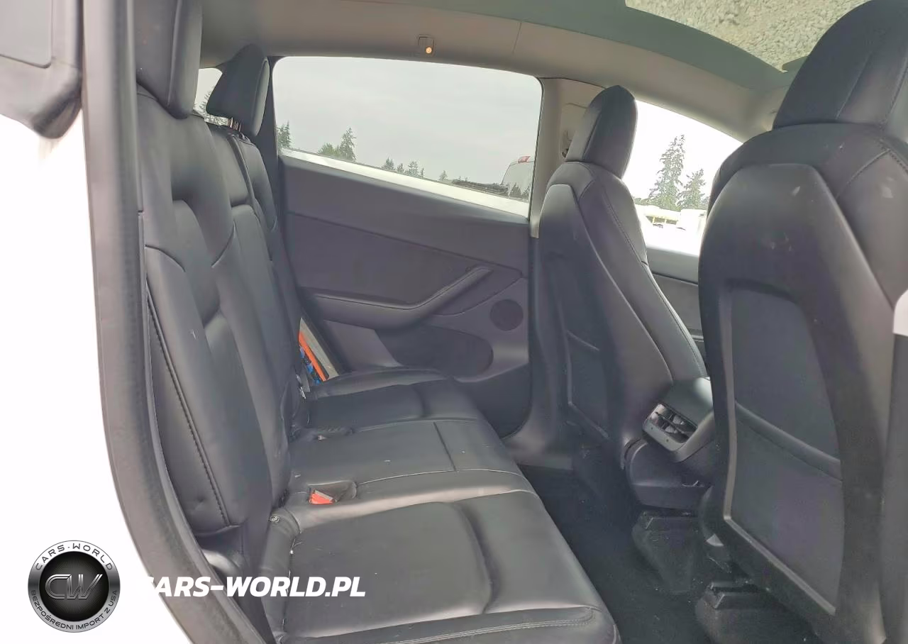 2020 Tesla Model Y VIN:5YJYGDEE8LF020237 - 11