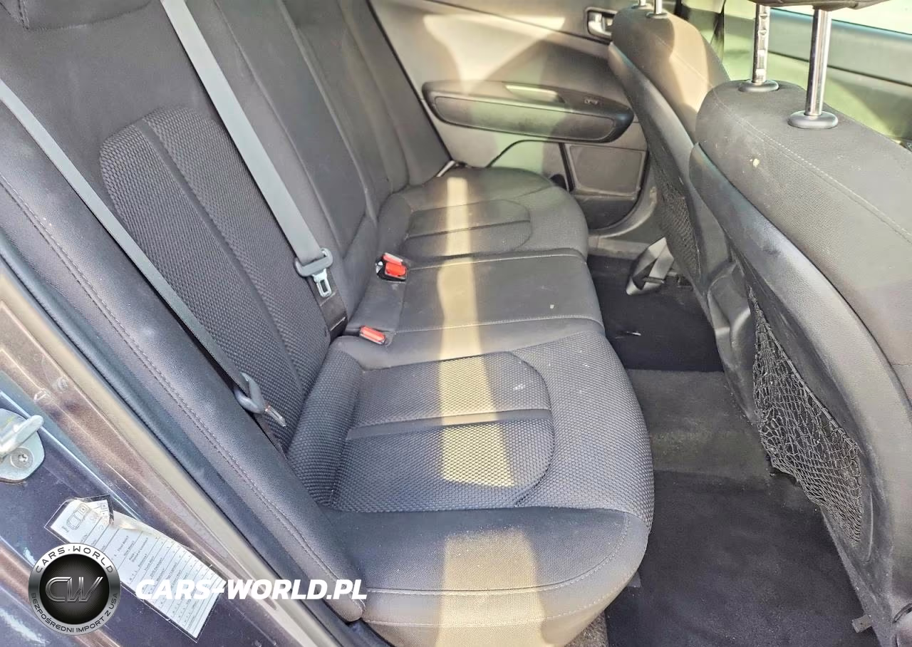 2019 Kia Optima Lx VIN:5XXGT4L31KG329665 - 10