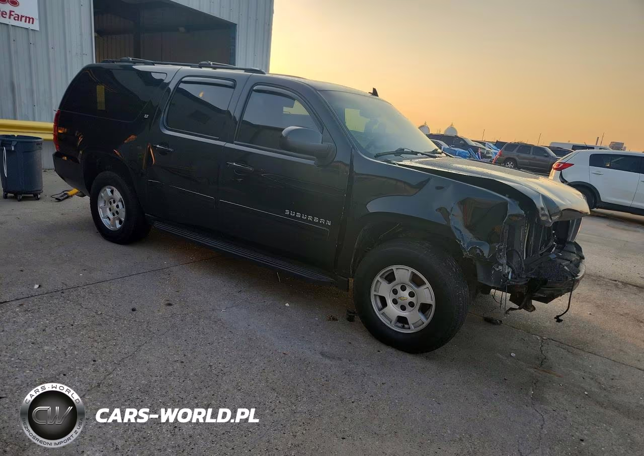2012 Chevrolet Suburban C1500 Lt VIN:1GNSCJE07CR304576 - 4