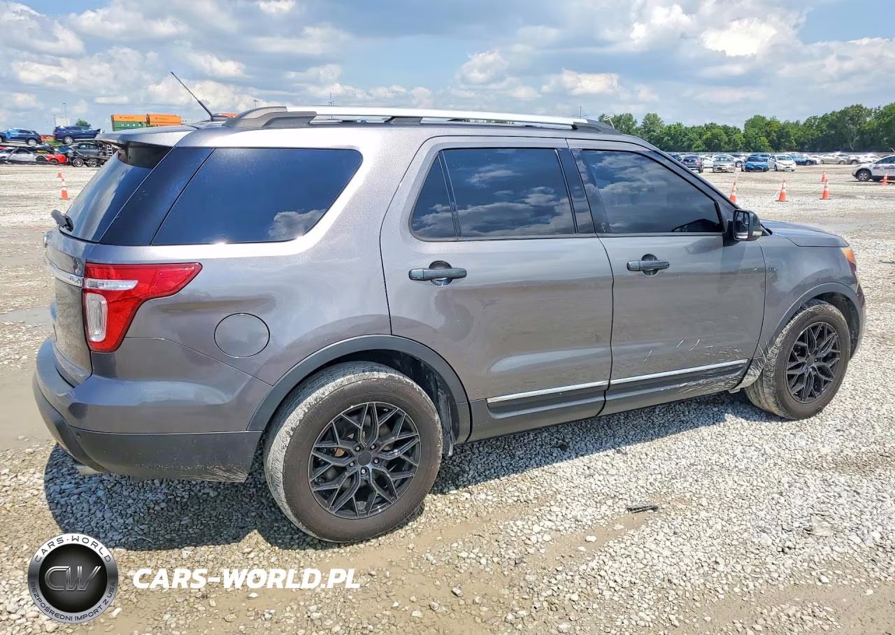 2011 Ford Explorer Xlt VIN:1FMHK7D8XBGA56457 - 3