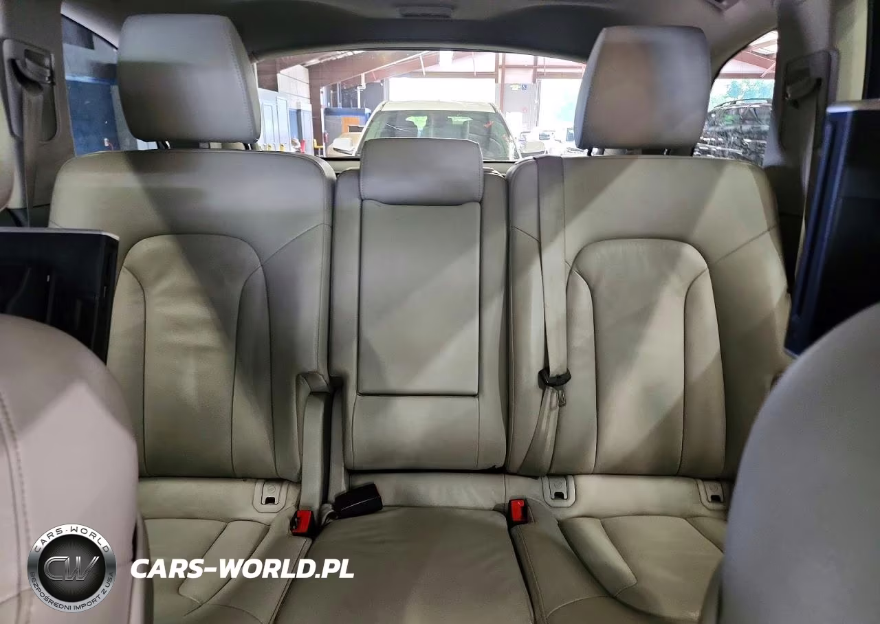 2013 Audi Q7 Premium Plus VIN:WA1LMAFE7DD011127 - 10