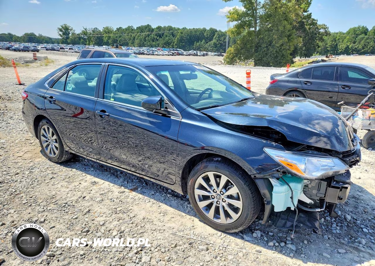 2017 Toyota Camry Xle VIN:4T1BF1FKXHU699417 - 4
