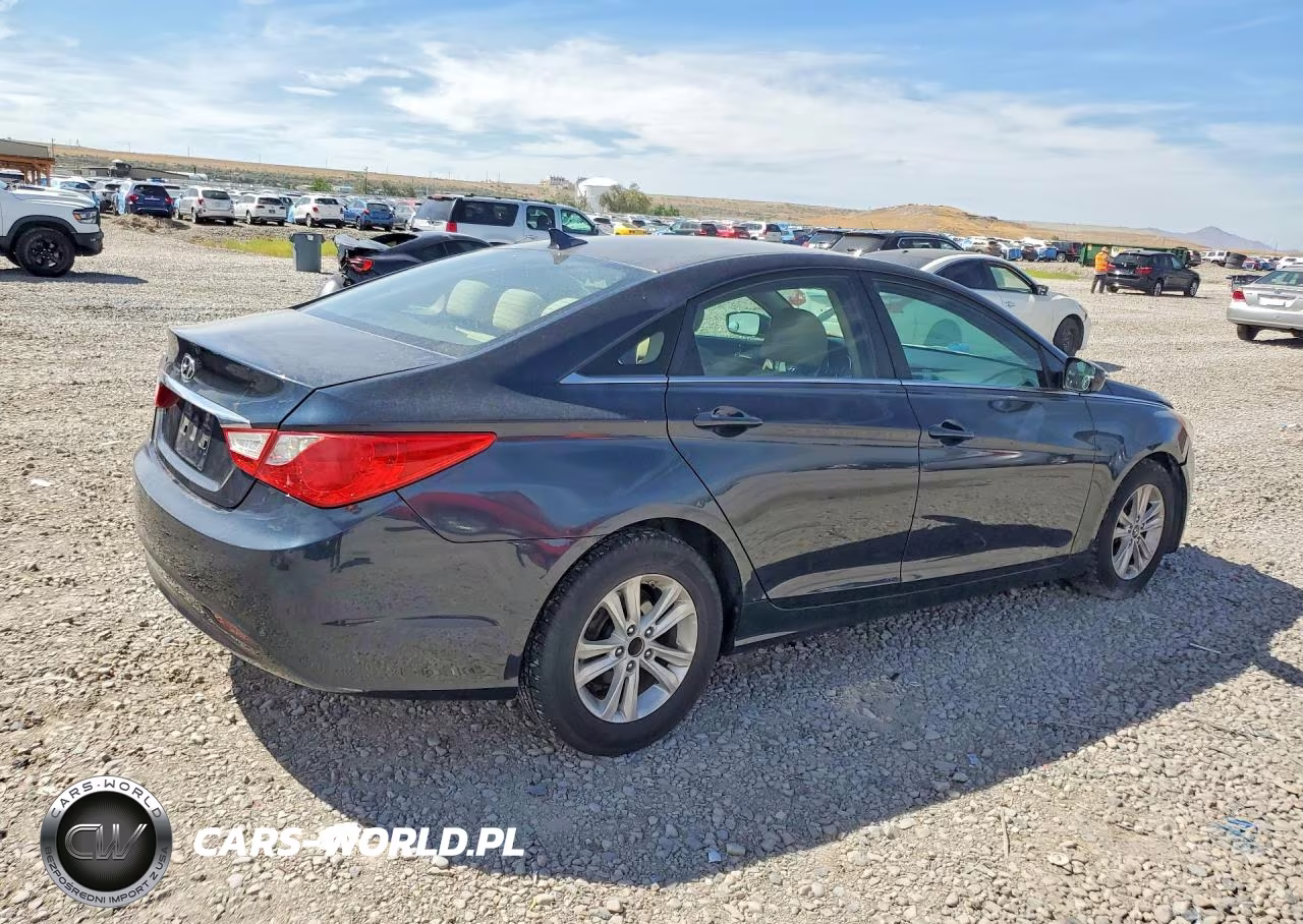 2011 Hyundai Sonata Gls VIN:5NPEB4AC7BH004410 - 3