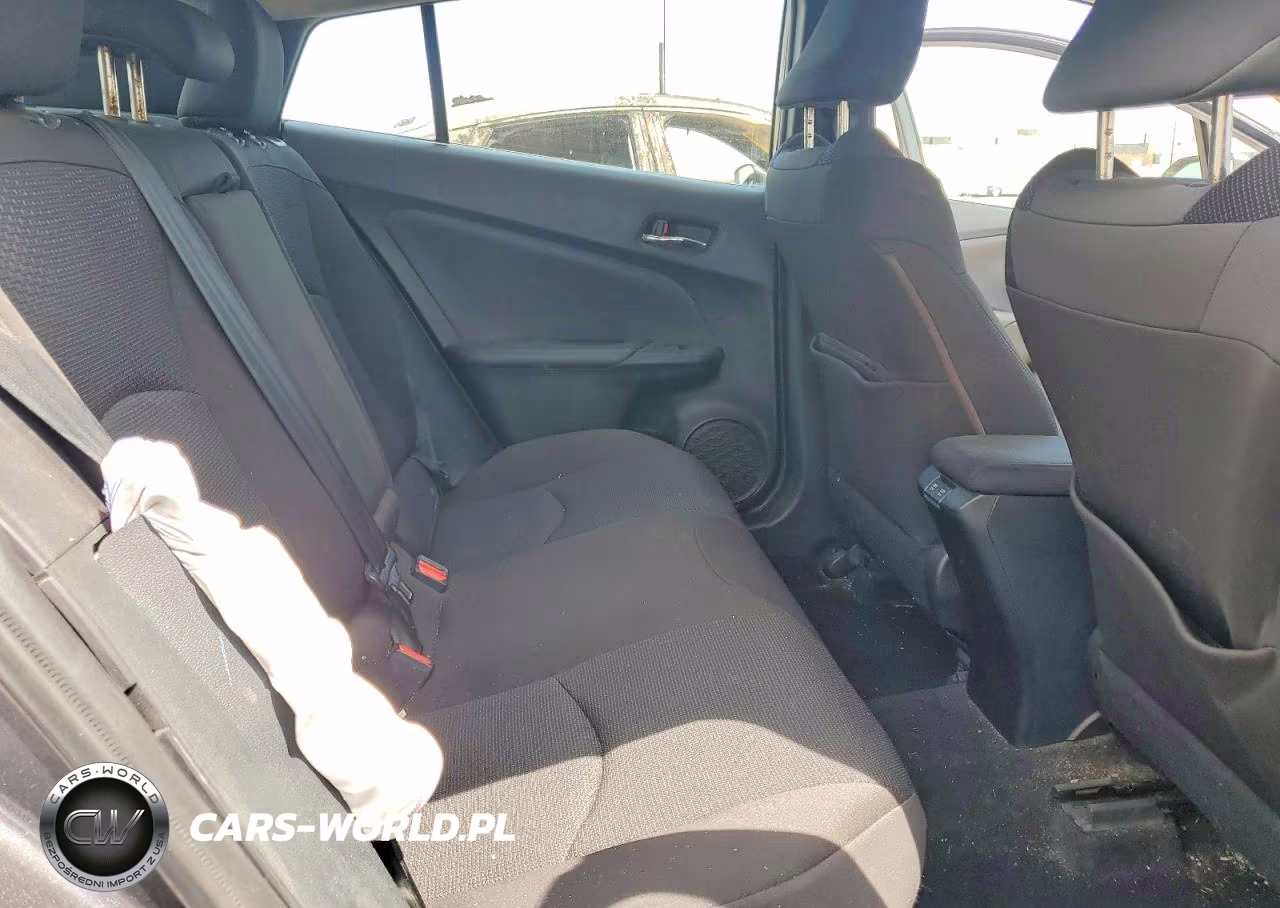 2021 Toyota Prius Le VIN:JTDKAMFU9M3132976 - 10
