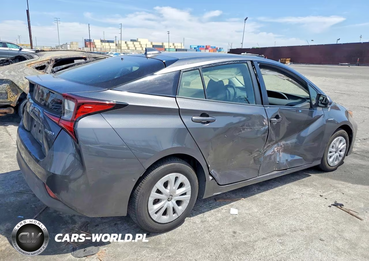 2021 Toyota Prius Le VIN:JTDKAMFU9M3132976 - 3