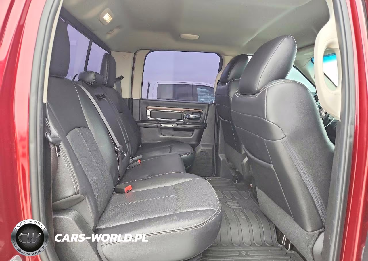 2018 Ram 2500 Laramie VIN:3C6UR5FL6JG115079 - 10