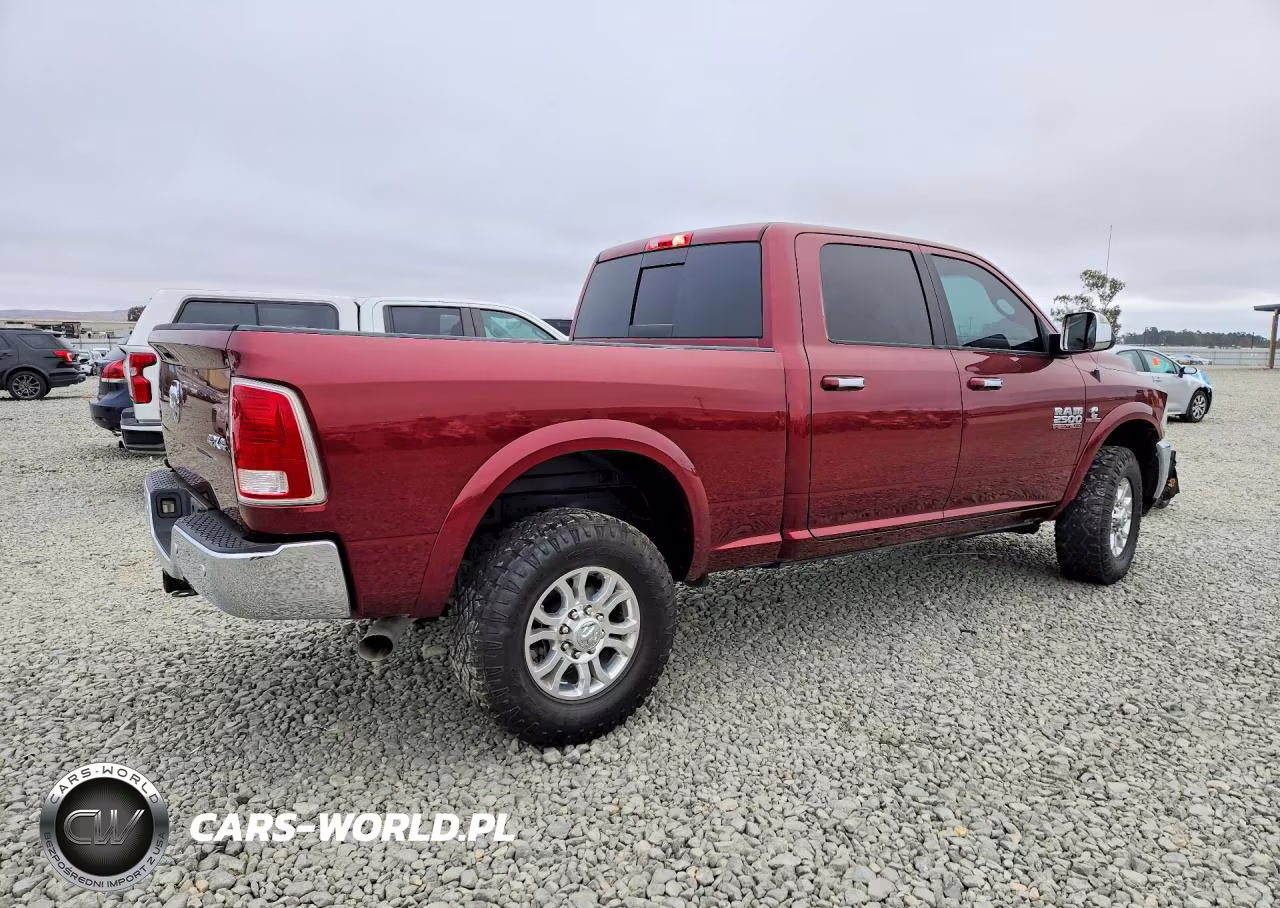 2018 Ram 2500 Laramie VIN:3C6UR5FL6JG115079 - 3