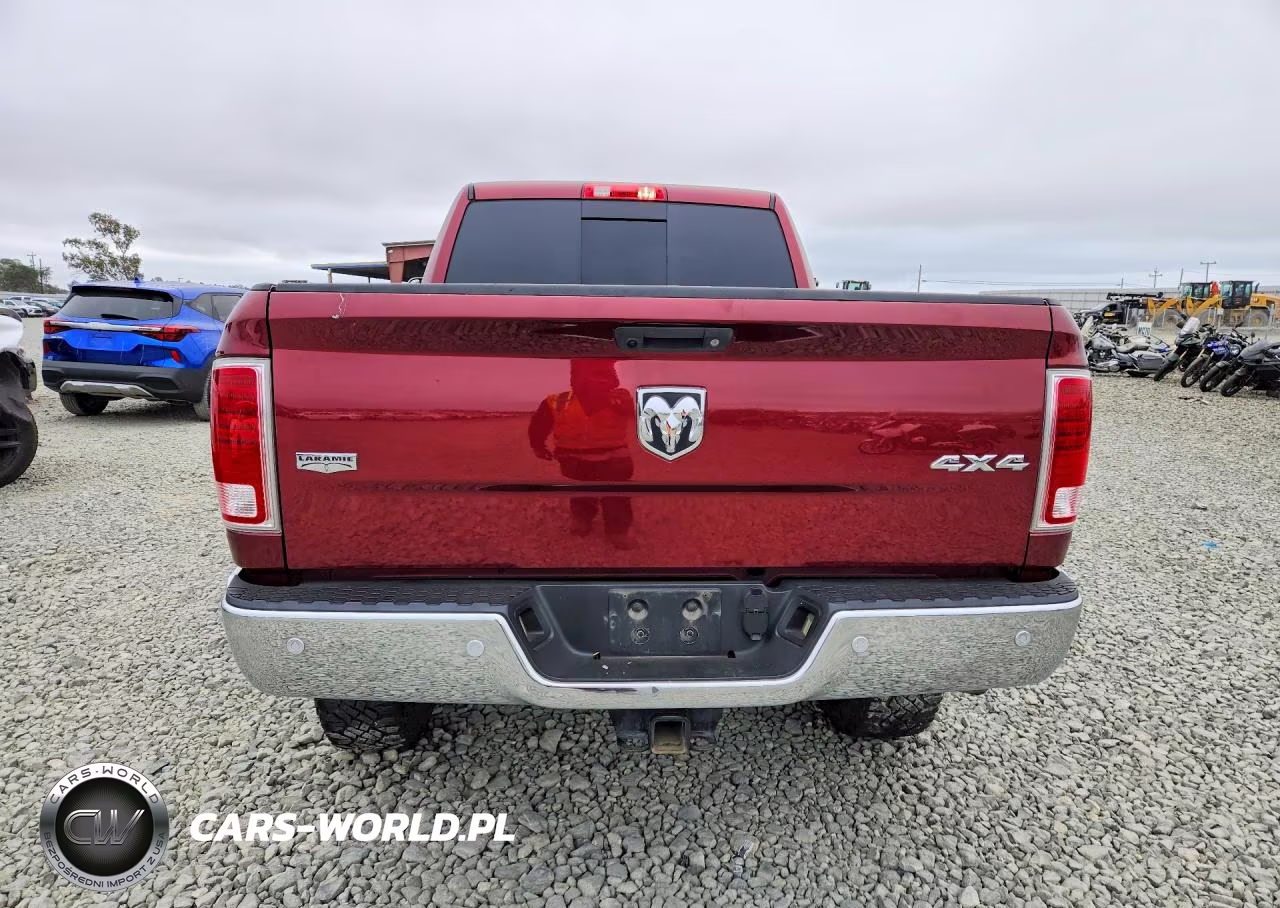2018 Ram 2500 Laramie VIN:3C6UR5FL6JG115079 - 6