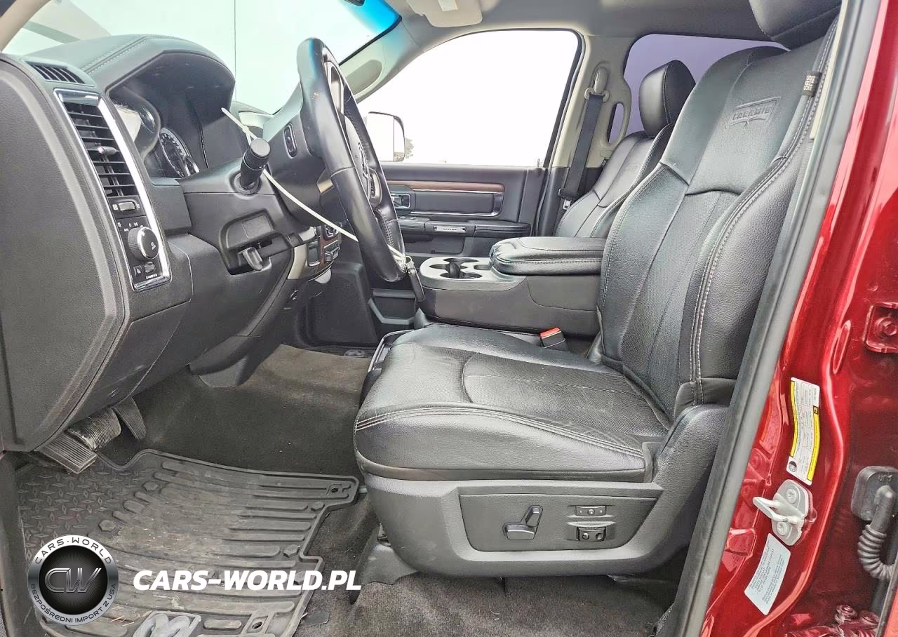 2018 Ram 2500 Laramie VIN:3C6UR5FL6JG115079 - 7