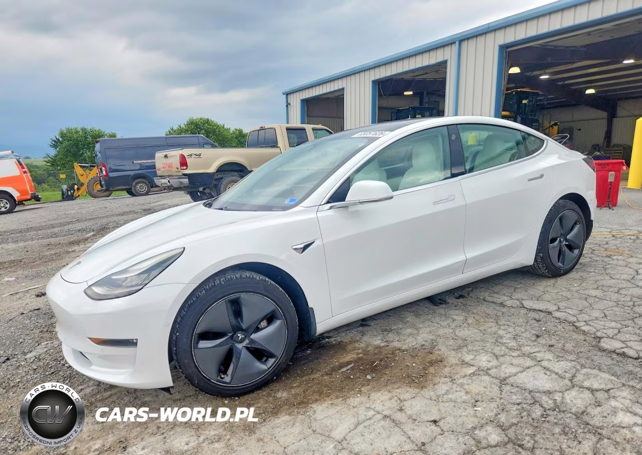 2020 Tesla Model 3 – zdjęcie 1 z 12