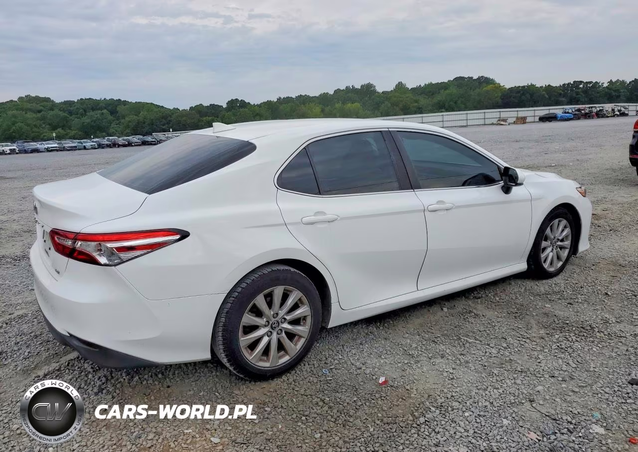 2020 Toyota Camry Le VIN:4T1C11AK2LU899954 - 3