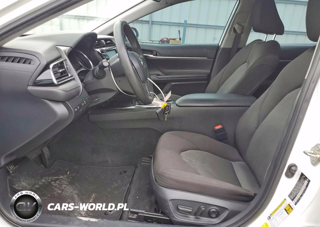2020 Toyota Camry Le VIN:4T1C11AK2LU899954 - 7