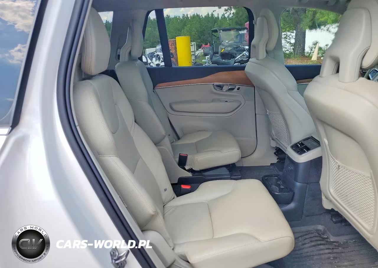 2021 Volvo Xc90 T8 Recharge Momentum VIN:YV4BR00K6M1682041 - 10