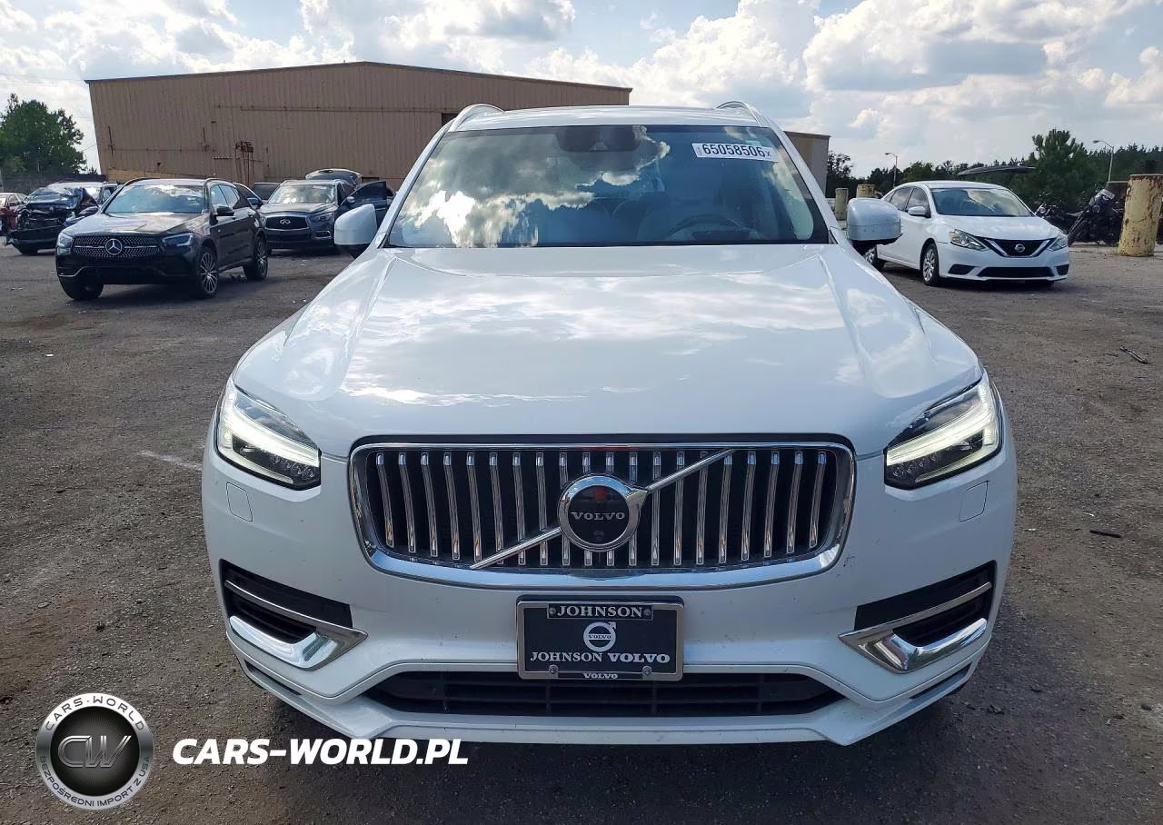 2021 Volvo Xc90 T8 Recharge Momentum VIN:YV4BR00K6M1682041 - 5