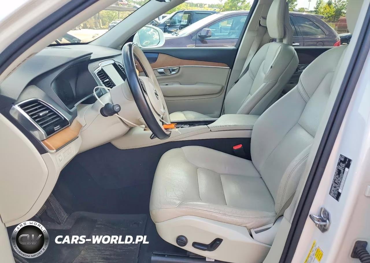 2021 Volvo Xc90 T8 Recharge Momentum VIN:YV4BR00K6M1682041 - 7
