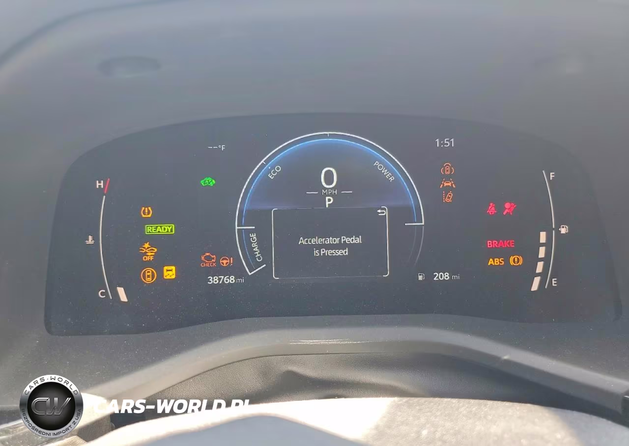 2025 Toyota Camry Le VIN:4T1DAACKXSU069612 - 9