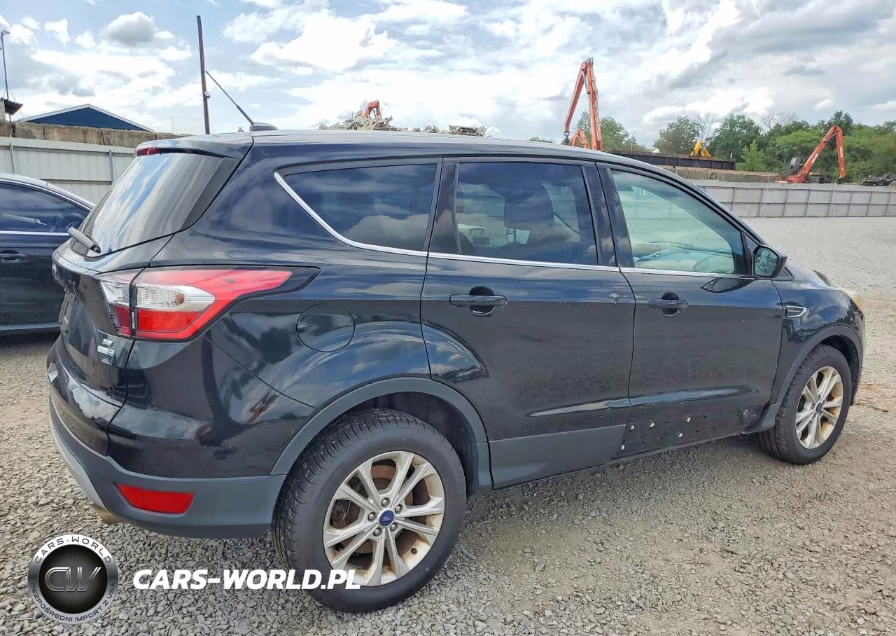 2017 Ford Escape Se VIN:1FMCU9GD0HUD02449 - 3