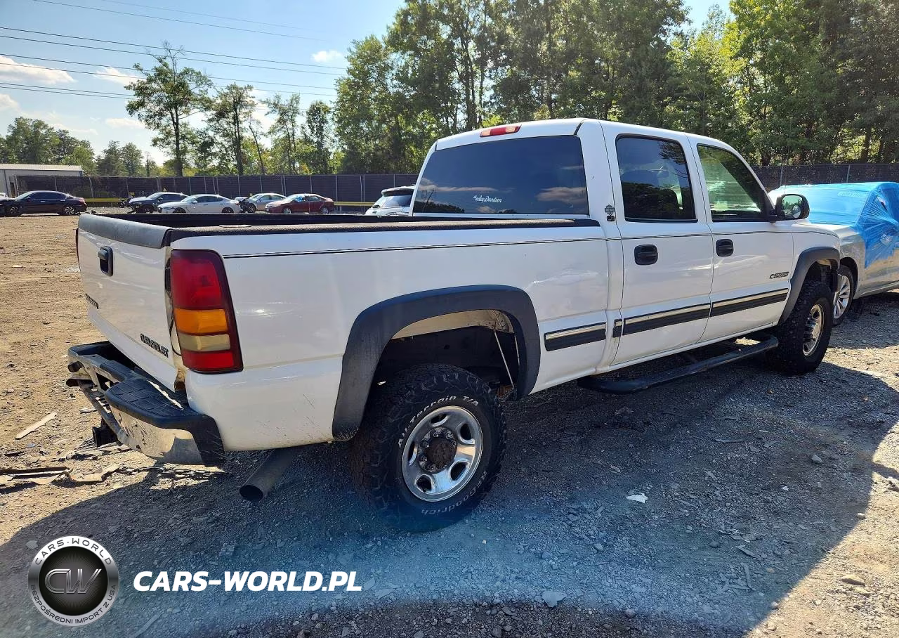 2002 Chevrolet Silverado K2500 Heavy Duty VIN:1GCHK23U52F242483 - 3
