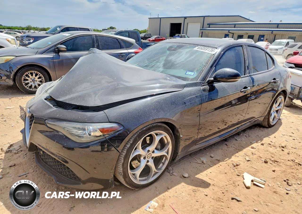 2018 Alfa Romeo Giulia Ti VIN:ZARFAECN6J7576346 - 1