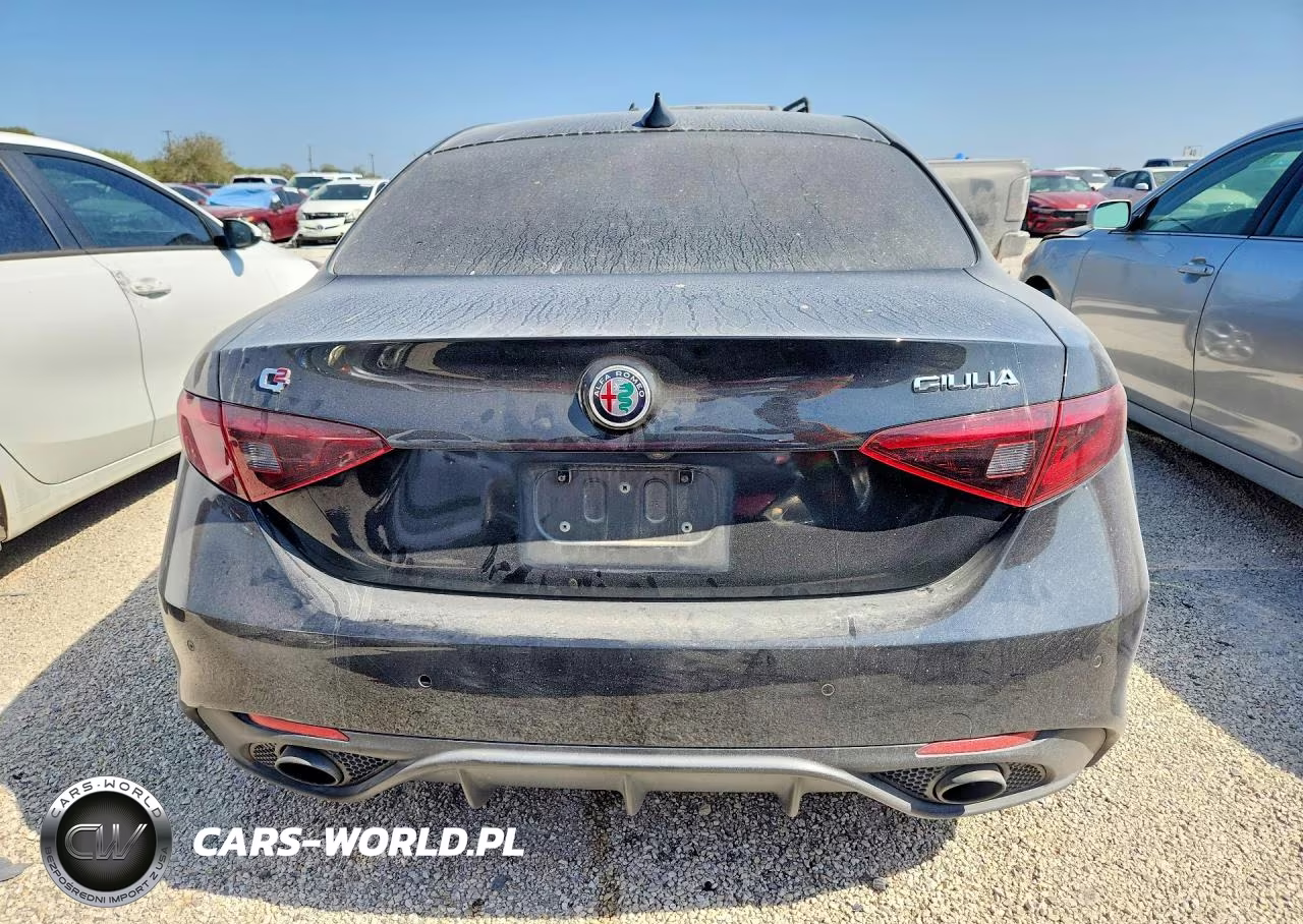 2018 Alfa Romeo Giulia Ti VIN:ZARFAECN6J7576346 - 6