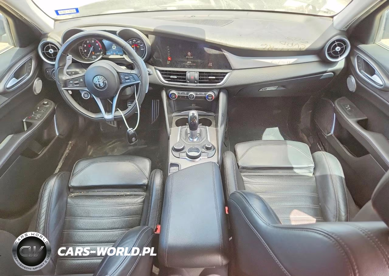 2018 Alfa Romeo Giulia Ti VIN:ZARFAECN6J7576346 - 8