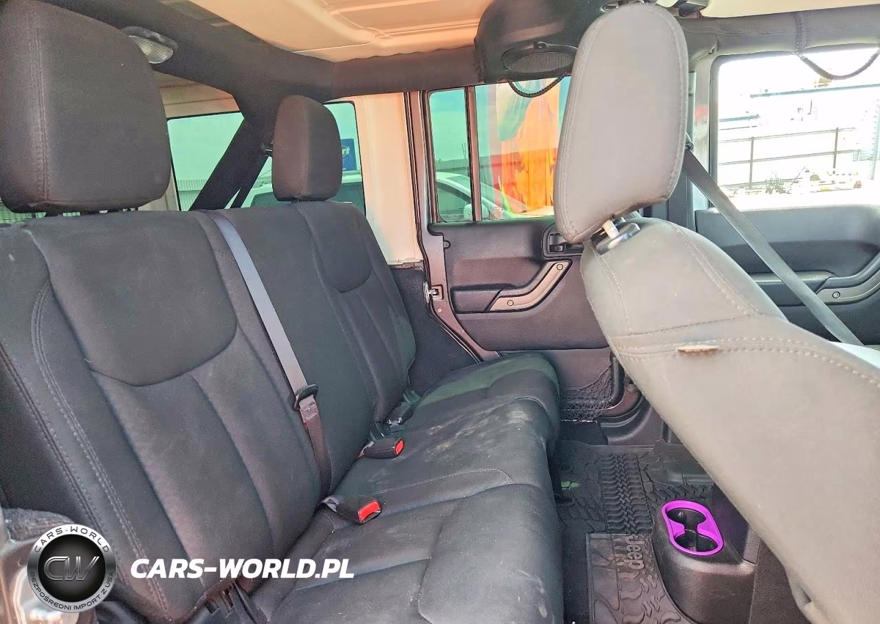 2014 Jeep Wrangler Unlimited Sport VIN:1C4HJWDG7EL246866 - 10