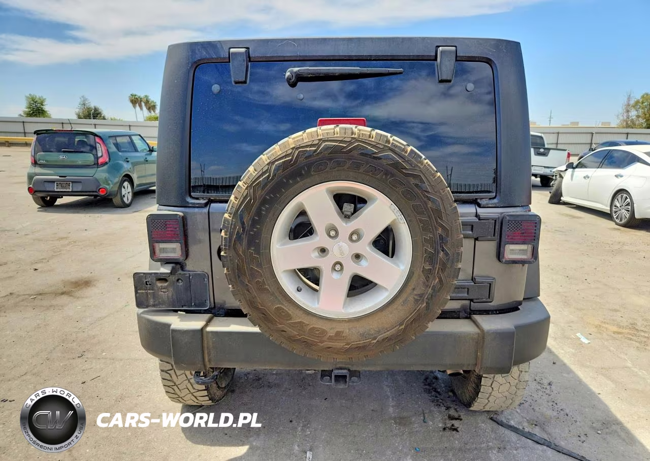2014 Jeep Wrangler Unlimited Sport VIN:1C4HJWDG7EL246866 - 6
