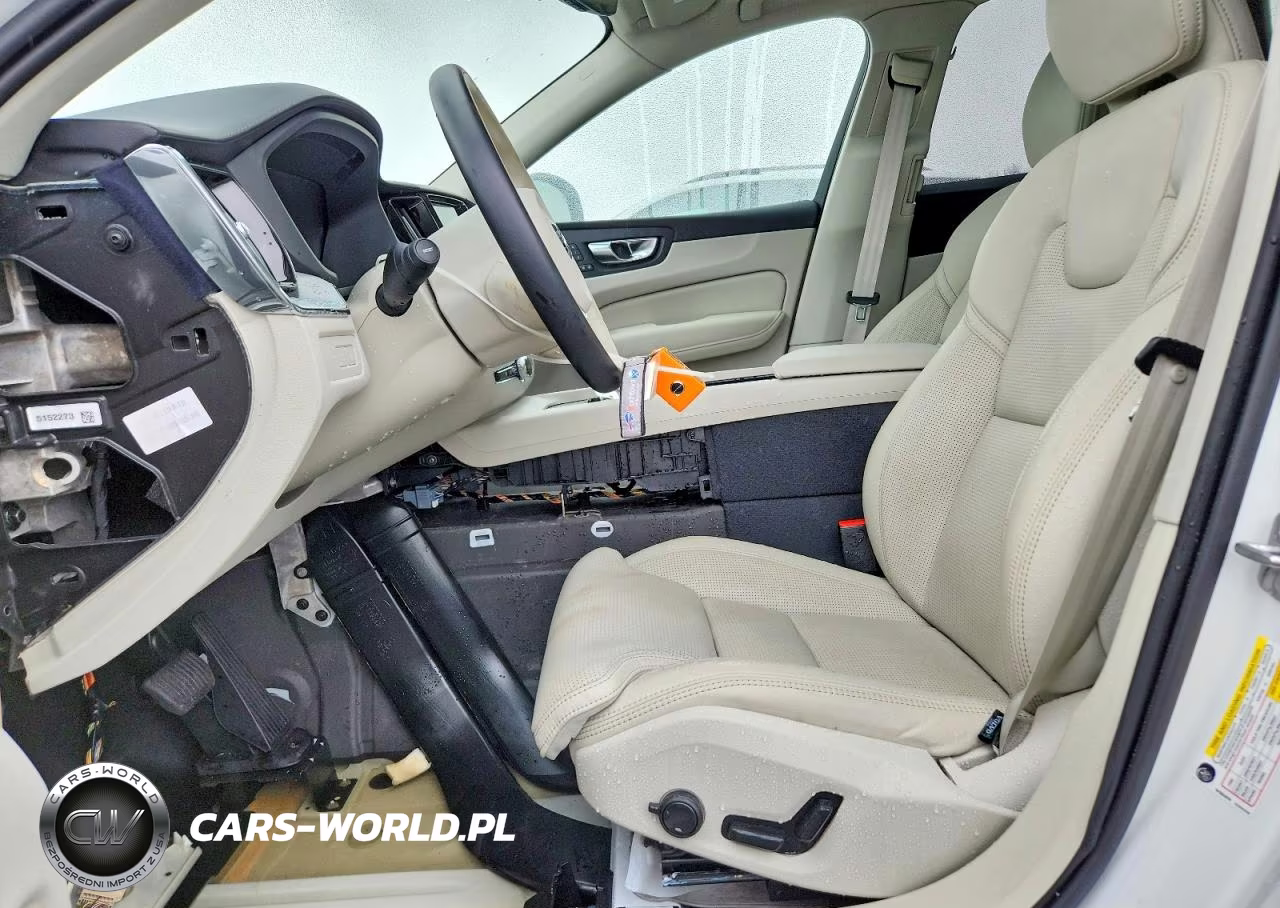 2025 Volvo Xc60 Ultra VIN:YV4H60RM9S1070307 - 7