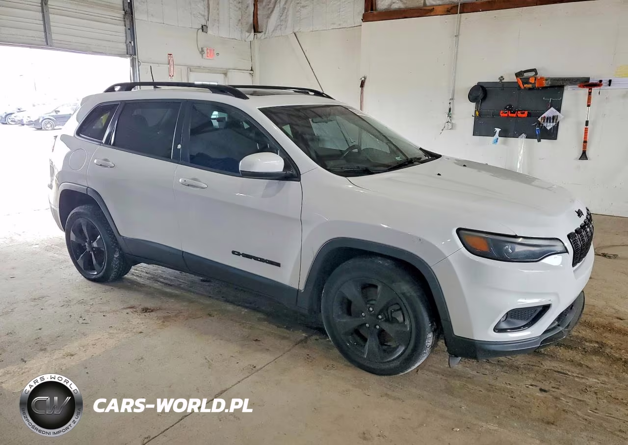 2019 Jeep Cherokee Latitude Plus VIN:1C4PJLLN1KD286327 - 4