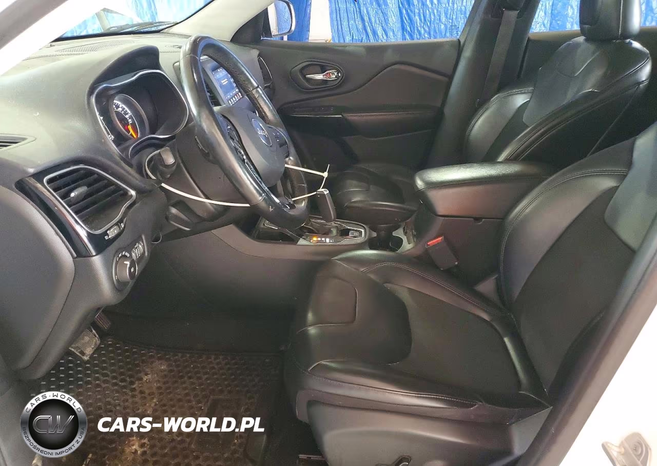 2019 Jeep Cherokee Latitude Plus VIN:1C4PJLLN1KD286327 - 7