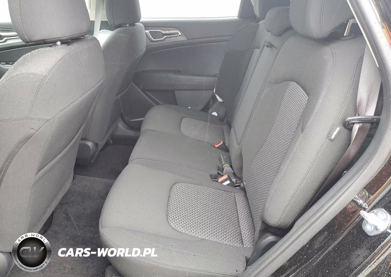 2025 Kia Sportage Lx VIN:KNDPUCDFXS7411676 - 11