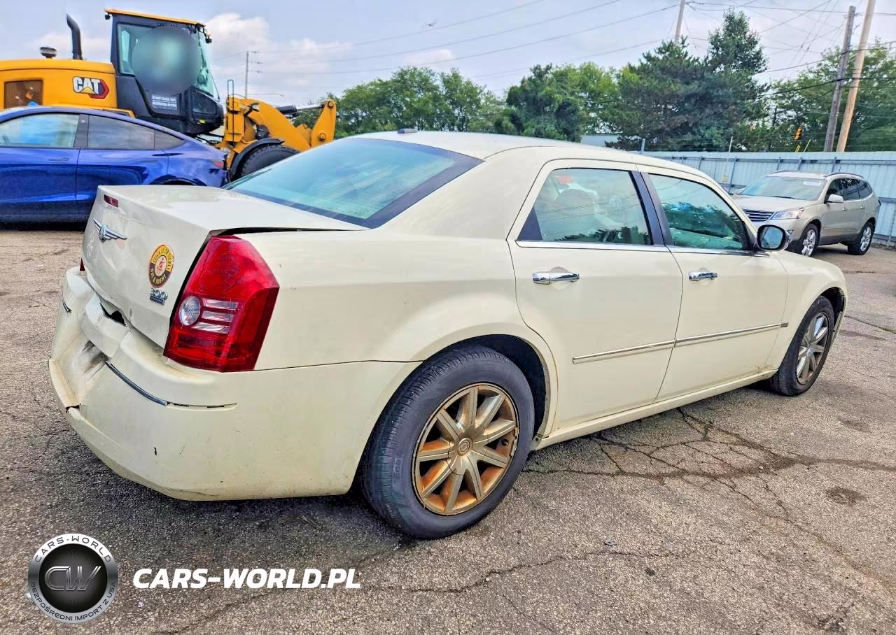 2010 Chrysler 300 Touring VIN:2C3CA5CV6AH254246 - 3
