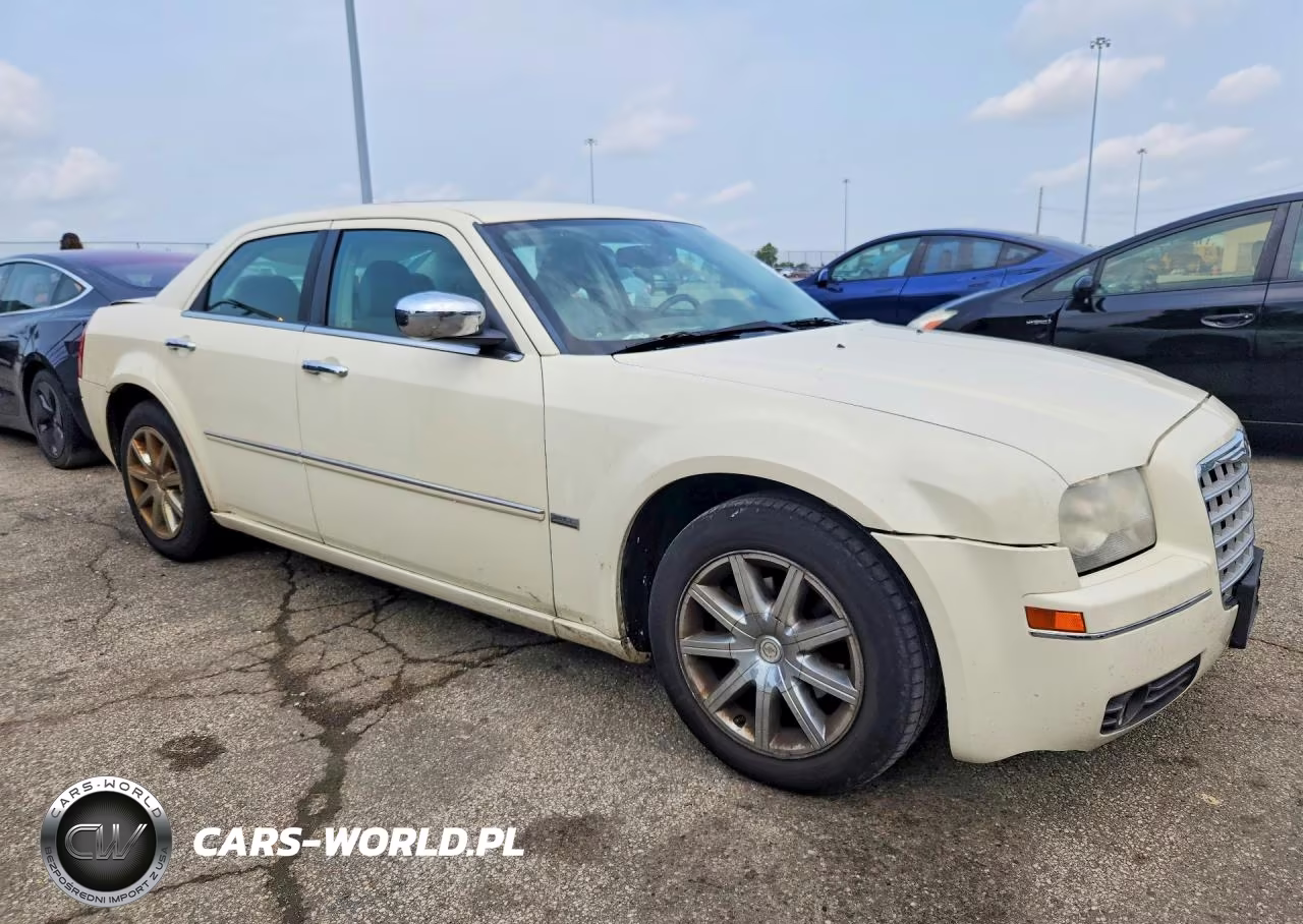 2010 Chrysler 300 Touring VIN:2C3CA5CV6AH254246 - 4