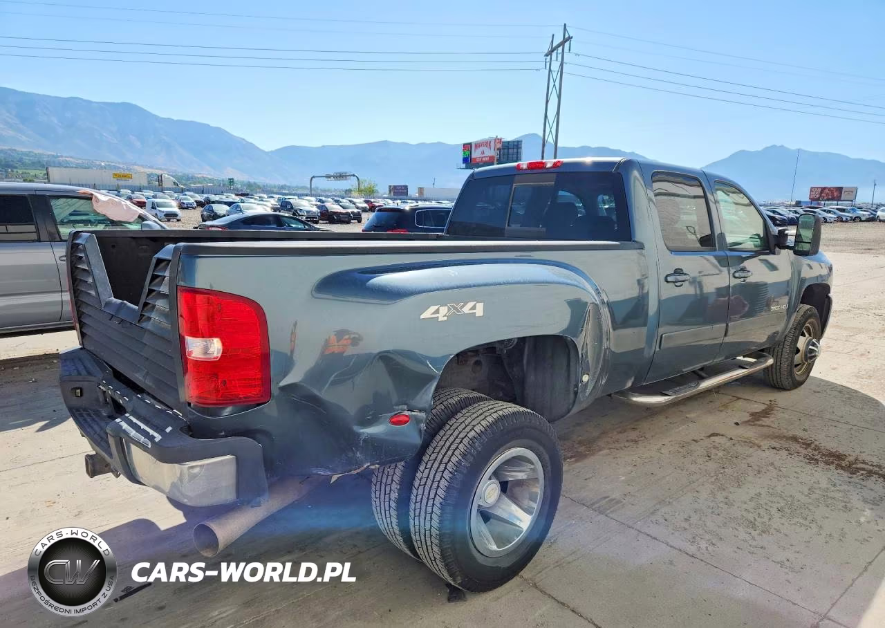 2008 Chevrolet Silverado K3500 VIN:1GCJK33658F112270 - 3